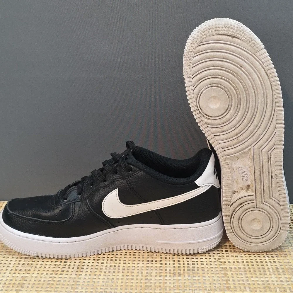 Nike Air Force 1 '07 Black / White Size 6Y CT3839-002